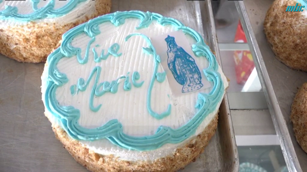 Video Le Traditionnel Gateau Marie Cartonne Toujours Mauritius Broadcasting Corporation