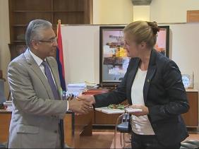 Susan Coles rencontre Pravind Jugnauth Susan Coles rencontre Pravind Jugnauth