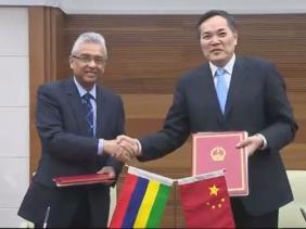 PRAVIND JUGNAUTH EN CHINE